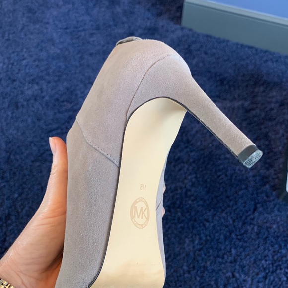 Michael Kors Grey heeled booties. - Picture 3 of 3